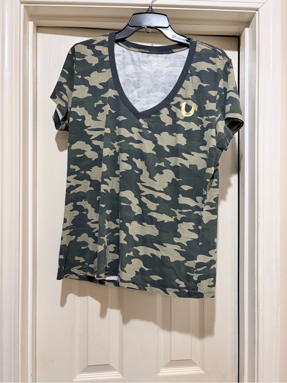 True Religion Women's Camo V-Neck Short Sleeve Tee - Olive & Khaki